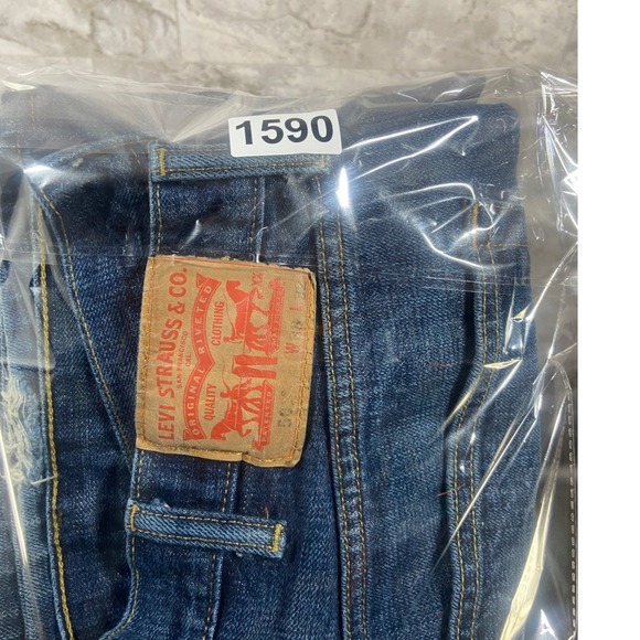 Levi's Men's 501 Jeans Original Fit Straight Button Fly Dark Wash 38x32 (37x30) - Picture 11 of 11